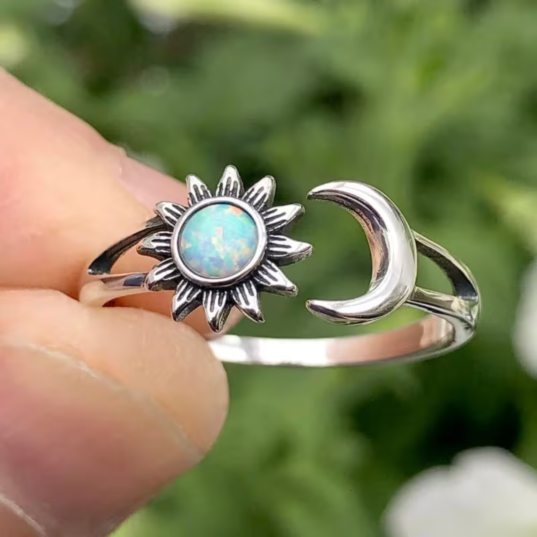 Vintage opalring med sol og måne