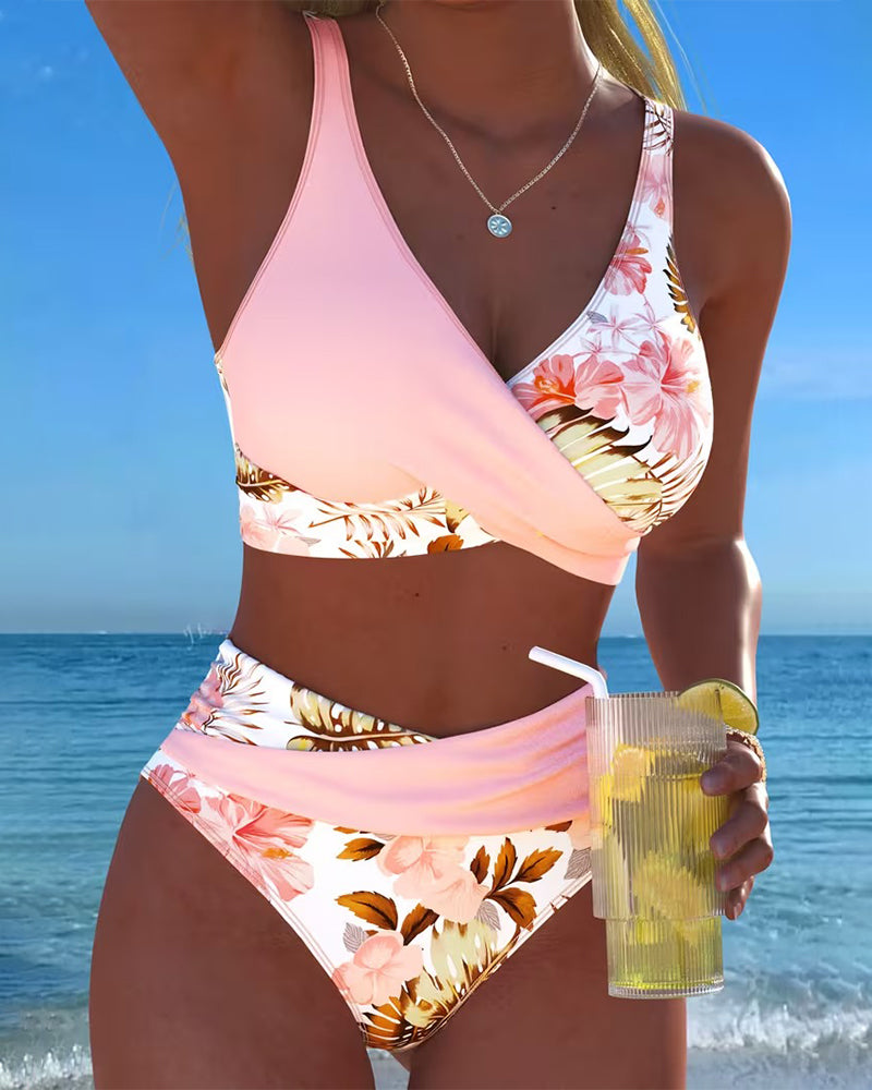 Bini – Bikini med kontrastblomstermønster og slids