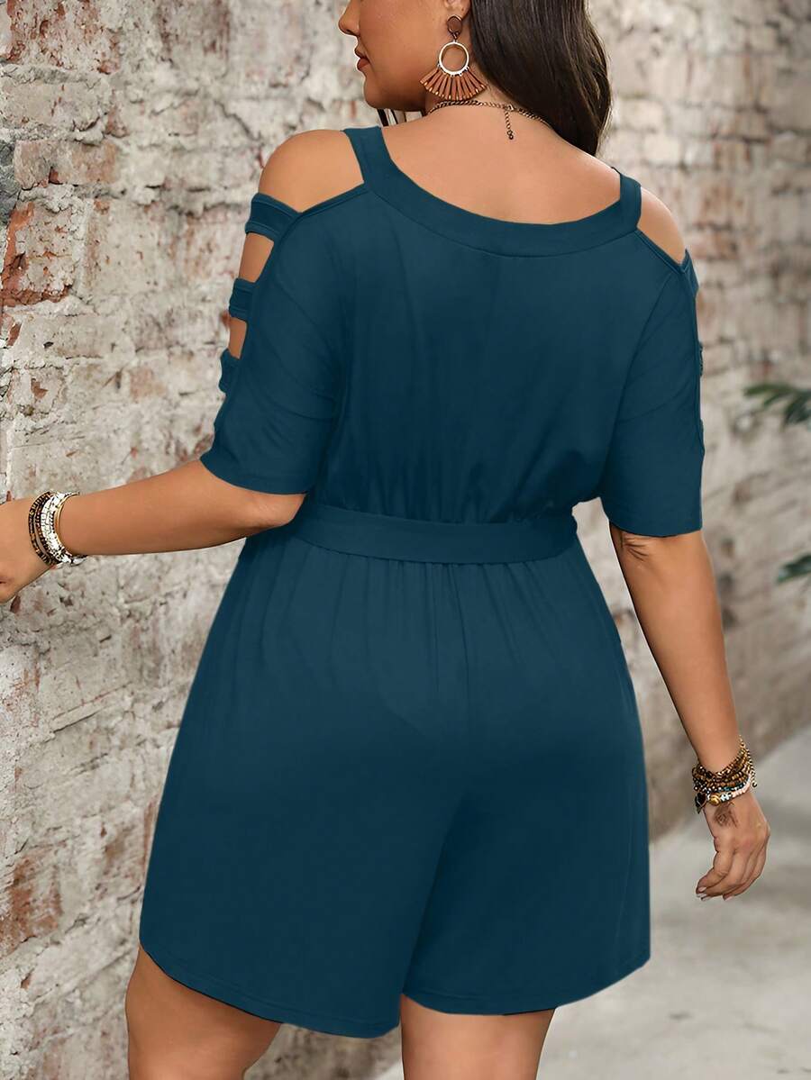 Luna elegant plus-size playsuit med skulderudskæring
