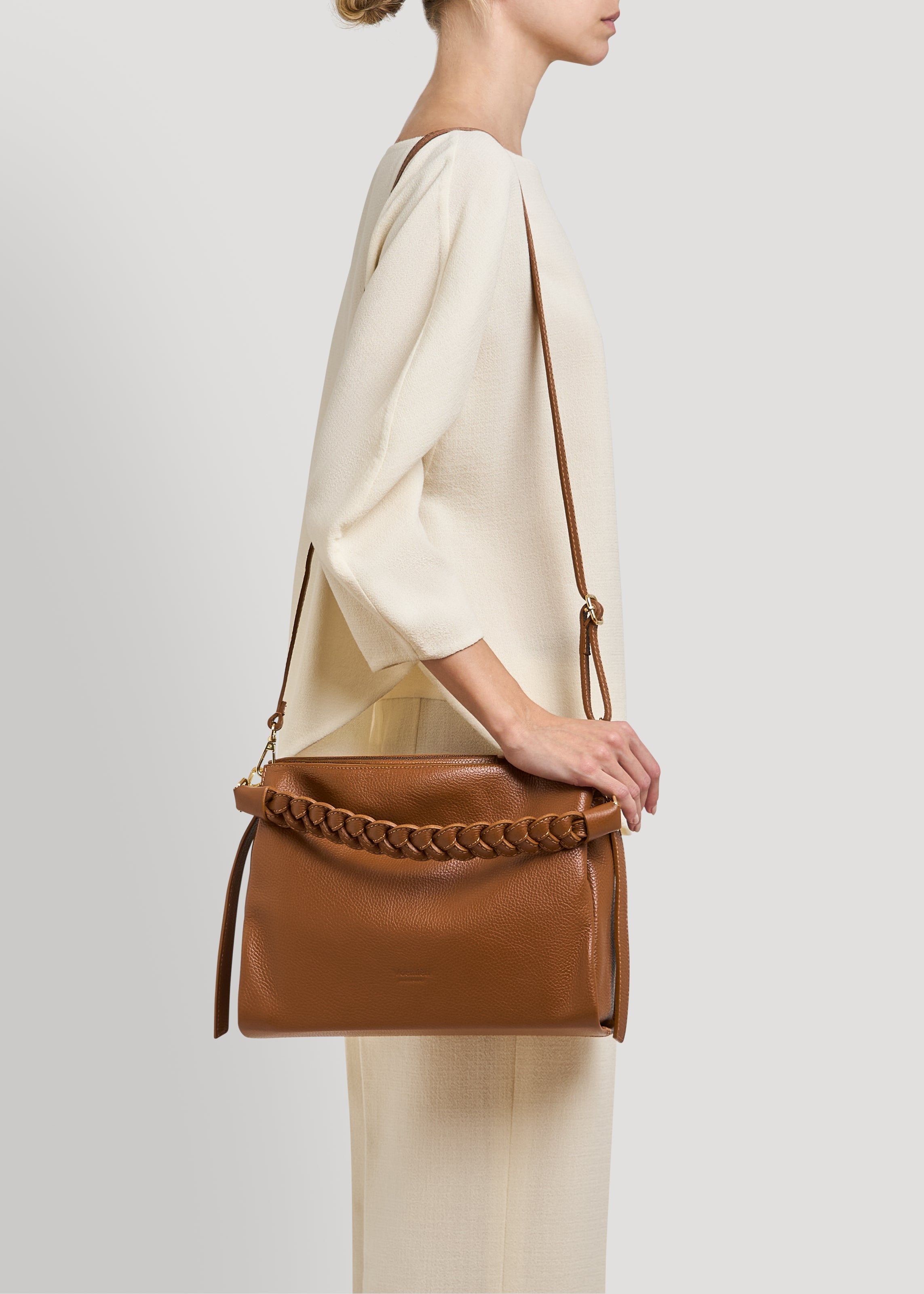 Braid-taske i Dollaro-kalveskind – cognac