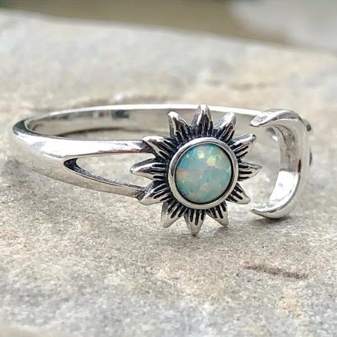 Vintage opalring med sol og måne