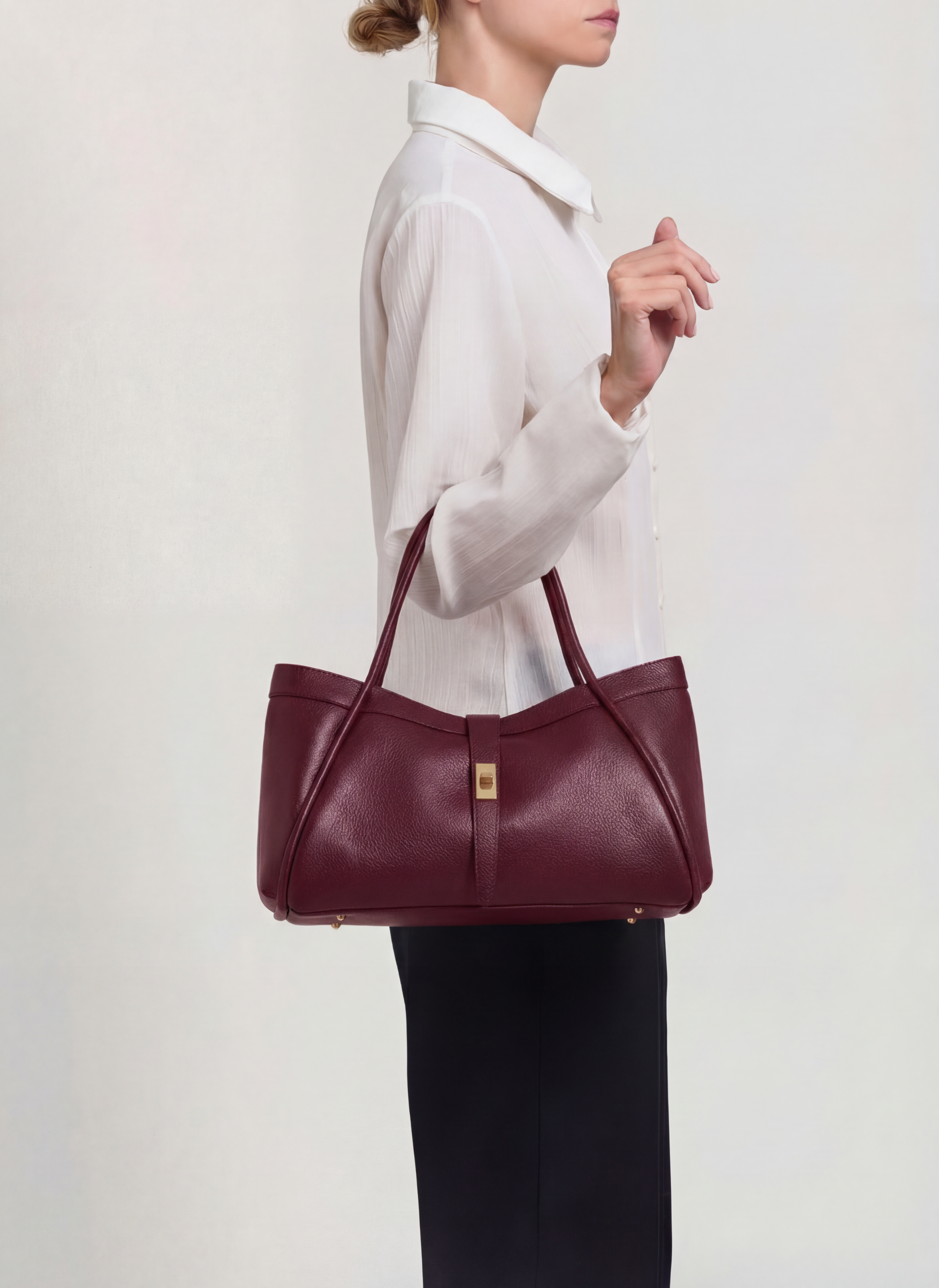 Mayfair Media-taske i Togo-kalveskind – bordeaux