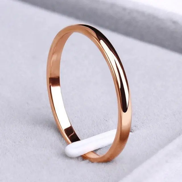 Enkel ring i guld og sølv