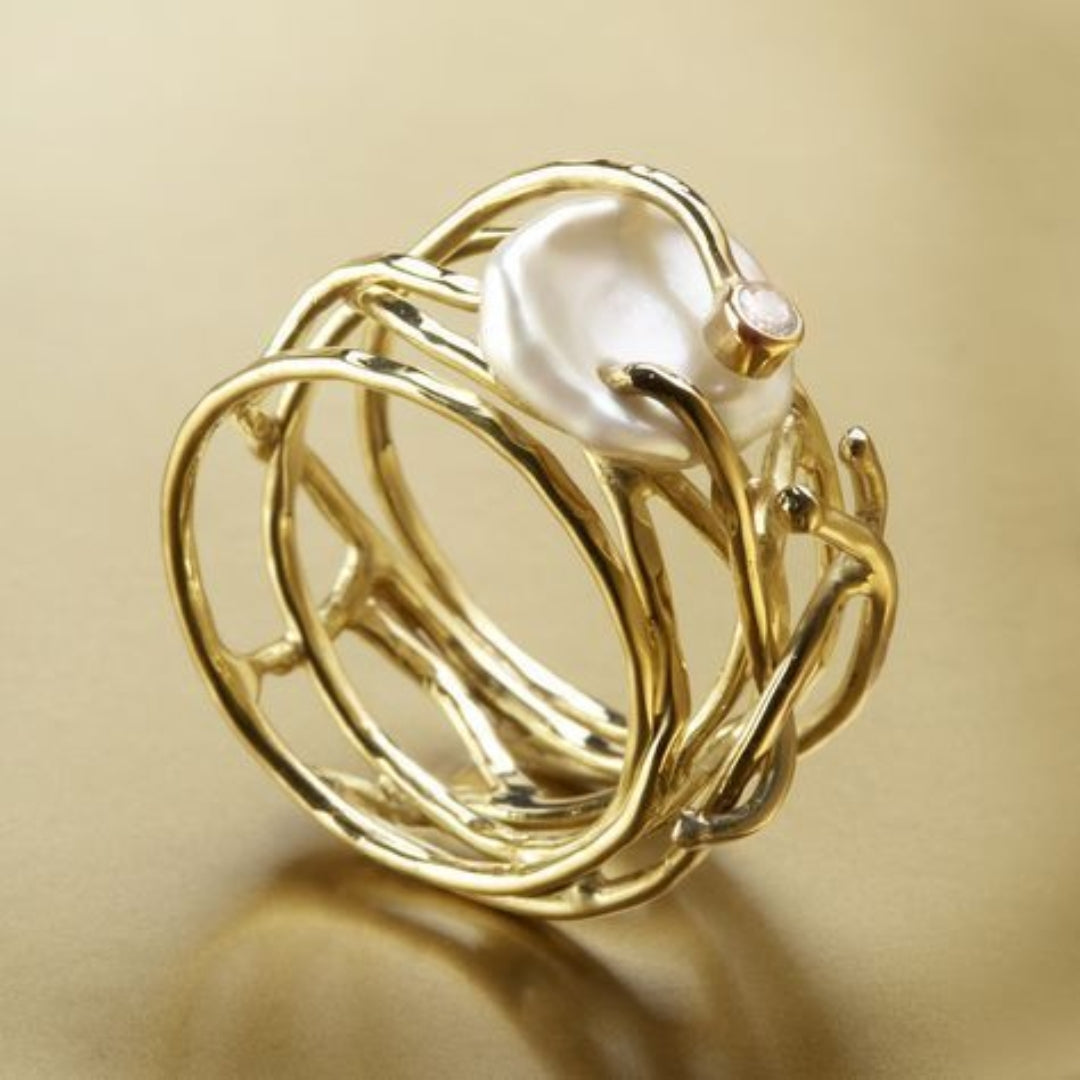 Samira - Tynd gylden ring med perle