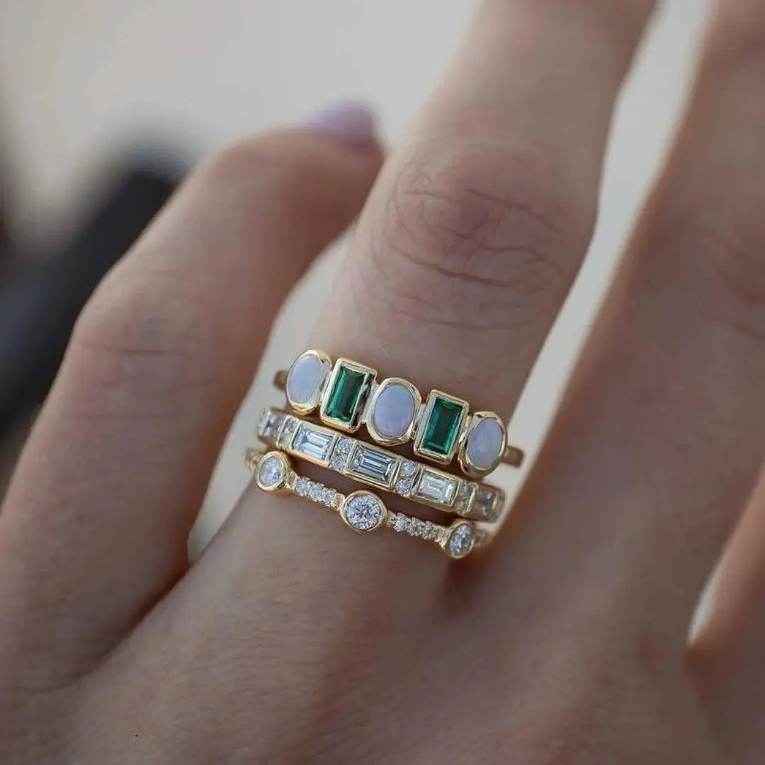 Vintage-ringe med hvid og grøn opal