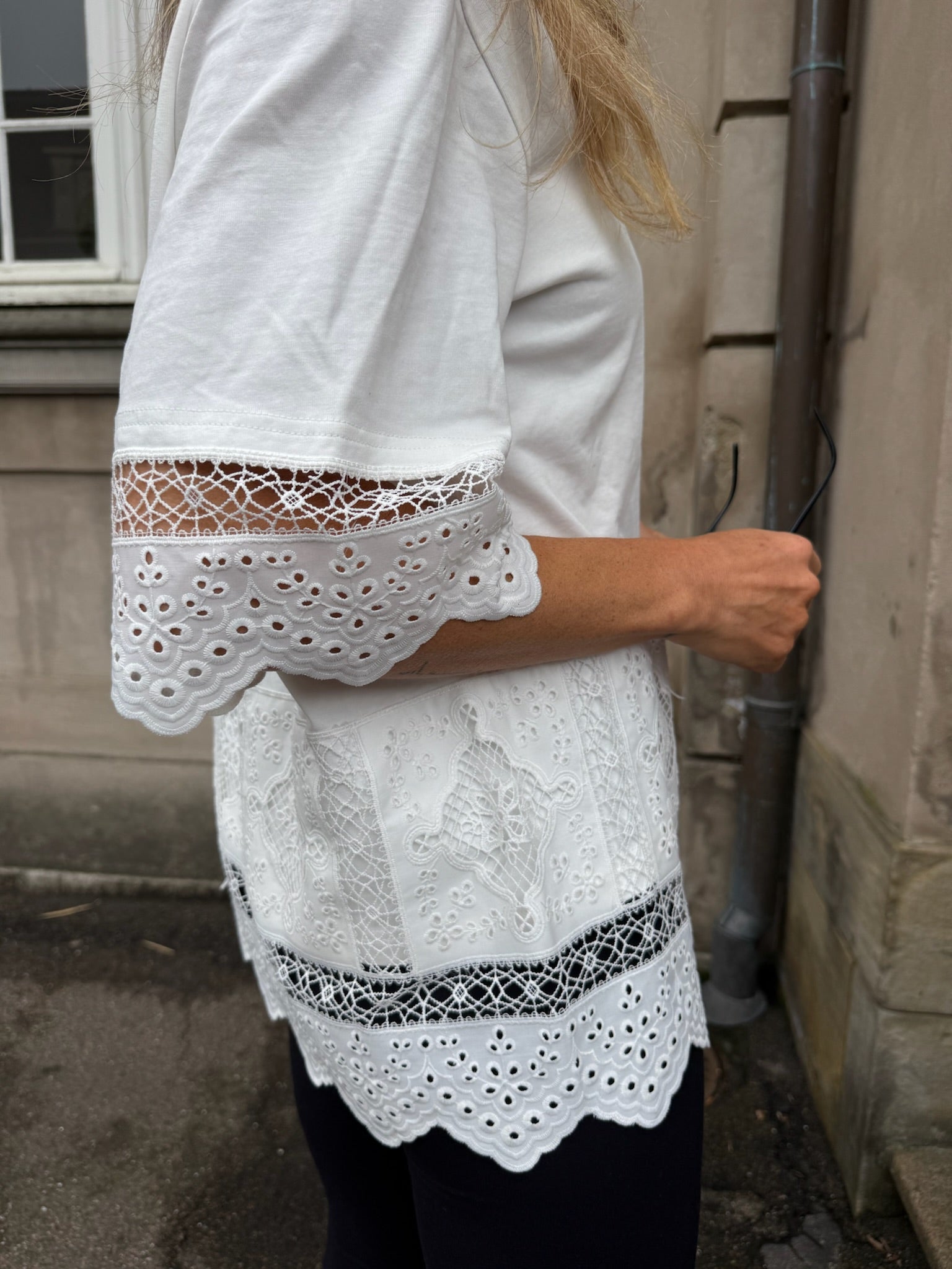 Sassy Copenhagen - T-shirt - Hvid Blonde - Liva