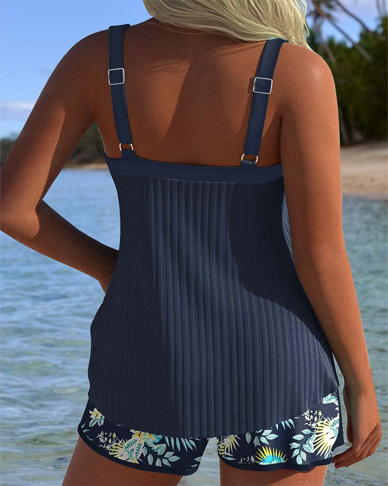 Lana – Stribet tankini med todelte strandshorts
