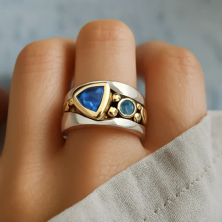 Vintage ring med blå krystal